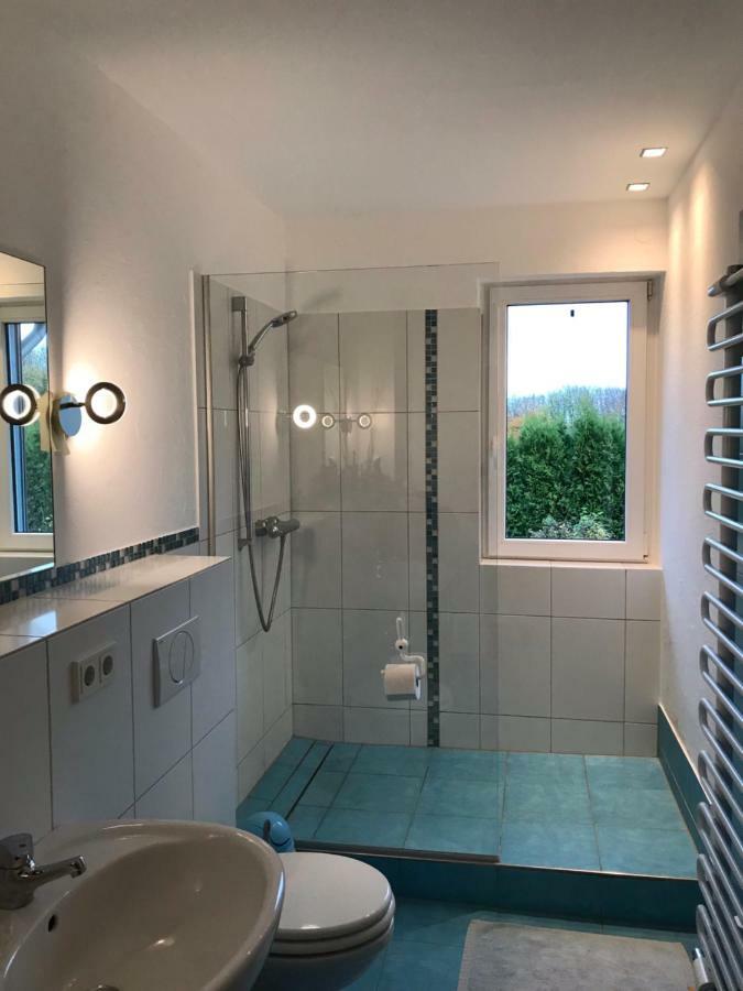 Kleine Auszeit Mit Aussicht Velbert Toenisheide Apartamento Exterior foto