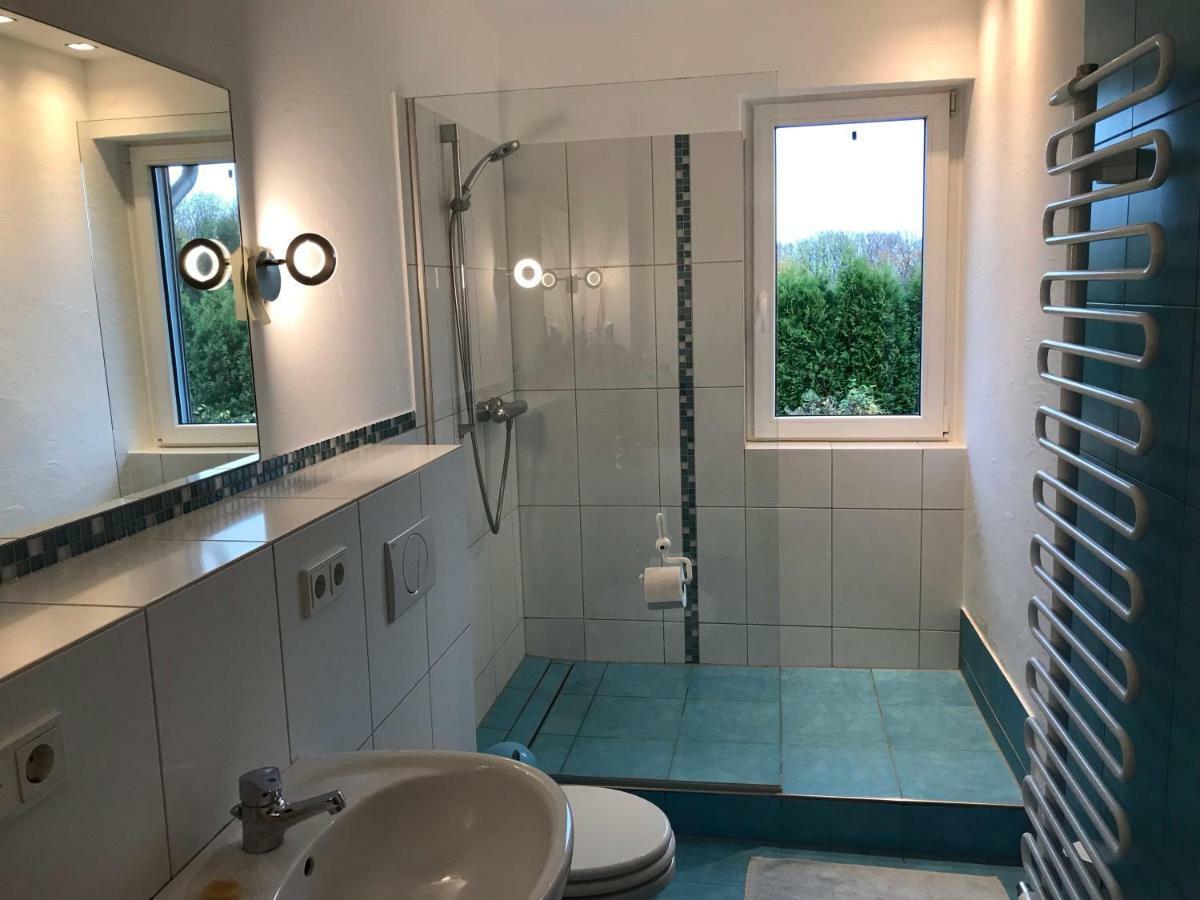 Kleine Auszeit Mit Aussicht Velbert Toenisheide Apartamento Exterior foto